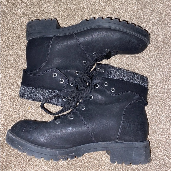 Boots. - Picture 2 of 2